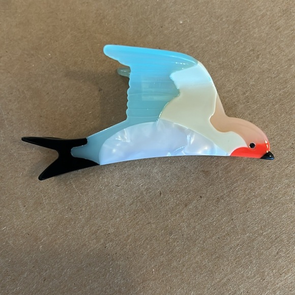 NWOT beautiful bird hair clip Free People wild animal claw clip Swallow - Picture 2 of 8
